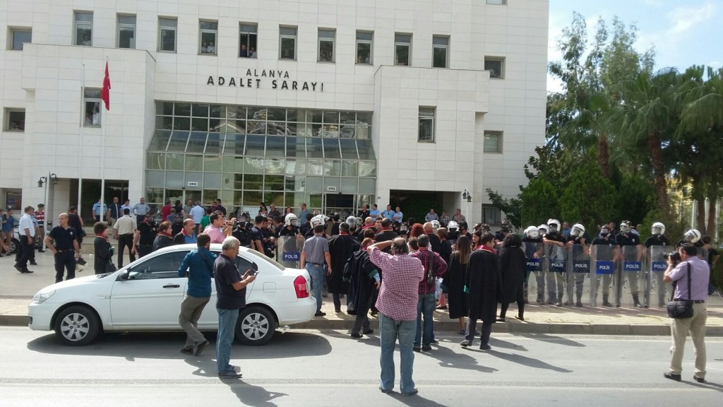 Alanya’da Gözaltına Alınan Üyelerimiz Derhal Serbest Bırakılmalıdır!