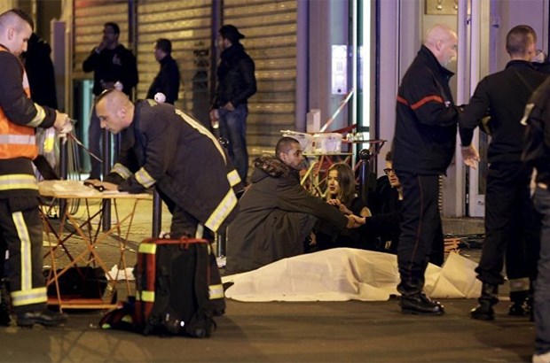 Paris’te Katliam: 150 Ölü, Çok Sayıda Yaralı Var