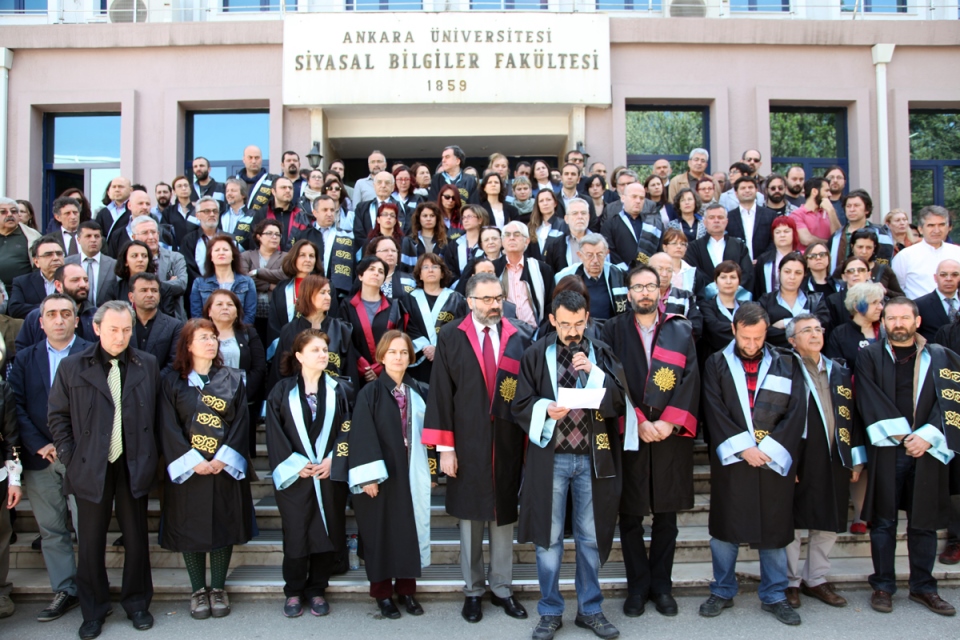 SBF Akademik Kurulu Polis Saldırılarını Kınadı