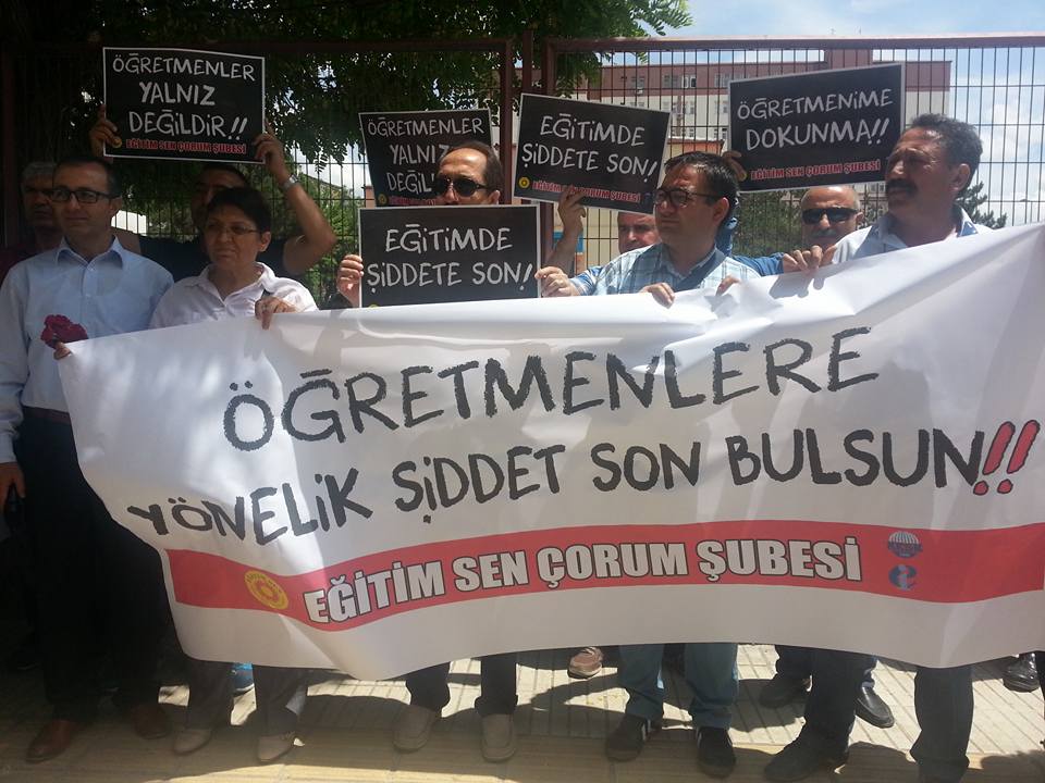 Öğretmenimize Yapılan Saldırıyı Kınıyoruz!