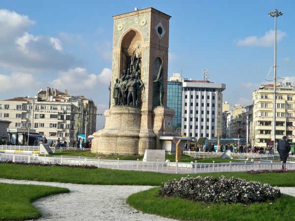 CHP’den “Cumhuriyet ve Demokrasi” Mitingi
