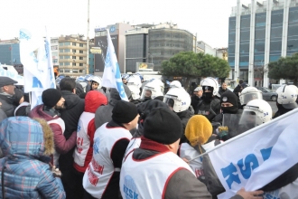 KESK’lilerin “21 Aralık Emekçi Yürüyüşü”ne Polis Müdahale Etti