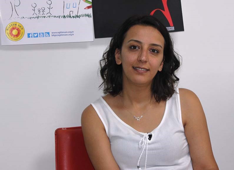 TİS Hukuk Sekreterimiz Ebru Yiğit’in Tutuklanması, Mücadelemize Yönelik Gözdağıdır! Haklı Mücadelemizden Asla Vazgeçmeyeceğiz!