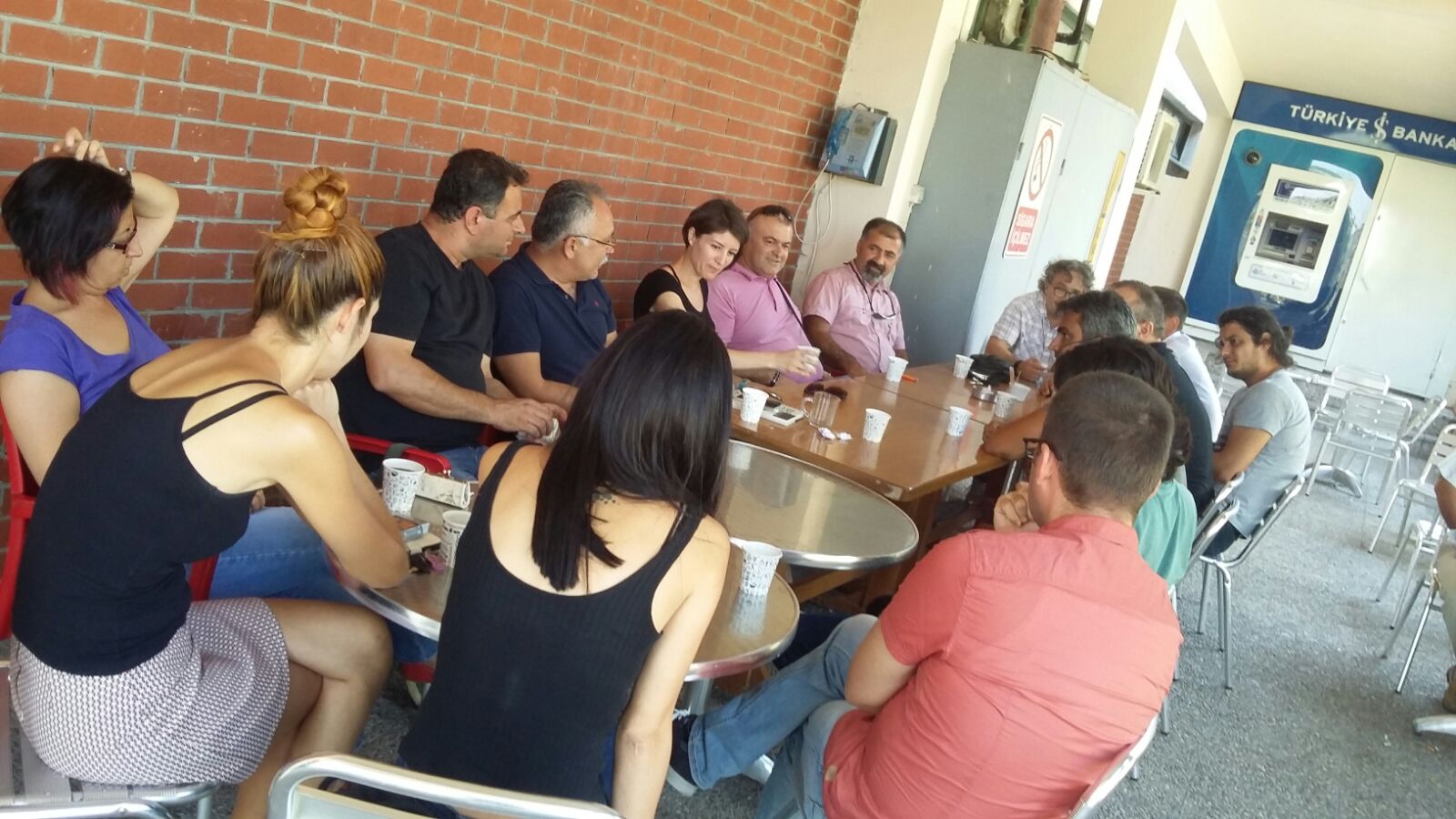 TİS ile ilgili taleplerimizi bildiren bildiri dağıtımı da yapıldı.İzmir 3 Nolu Şube Yürütme Kurulu Üyeleri, KESK Eş Genel Başkanı Aysun Gezen İle Eğitim Sen Genel Yükseköğretim ve Eğitim Sekreteri Özgür Bozdoğan Dokuz Eylül Üniversitesi’ne Ziyarette Bulundu.