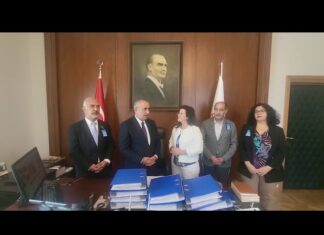 Öğretmenlik Meslek Kanunu’nun İptali İçin Toplanan İmzaları TBMM’ye Teslim Ettik