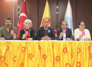 Meslek Onuruna Sahip Çıkmak İsterken AYM Önünde Gözaltına Alınanlar Derhal Serbest Bırakılmalıdır!